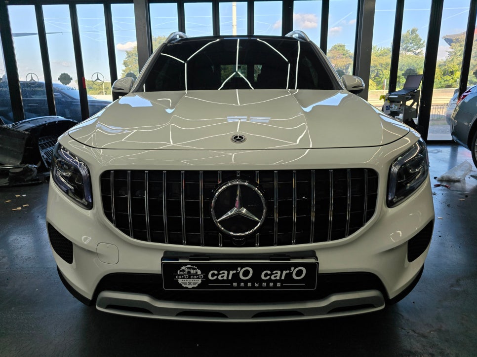 벤츠 glb200d - 세로그릴, 사이드스텝 " 외관 분위기 전환 ~ "