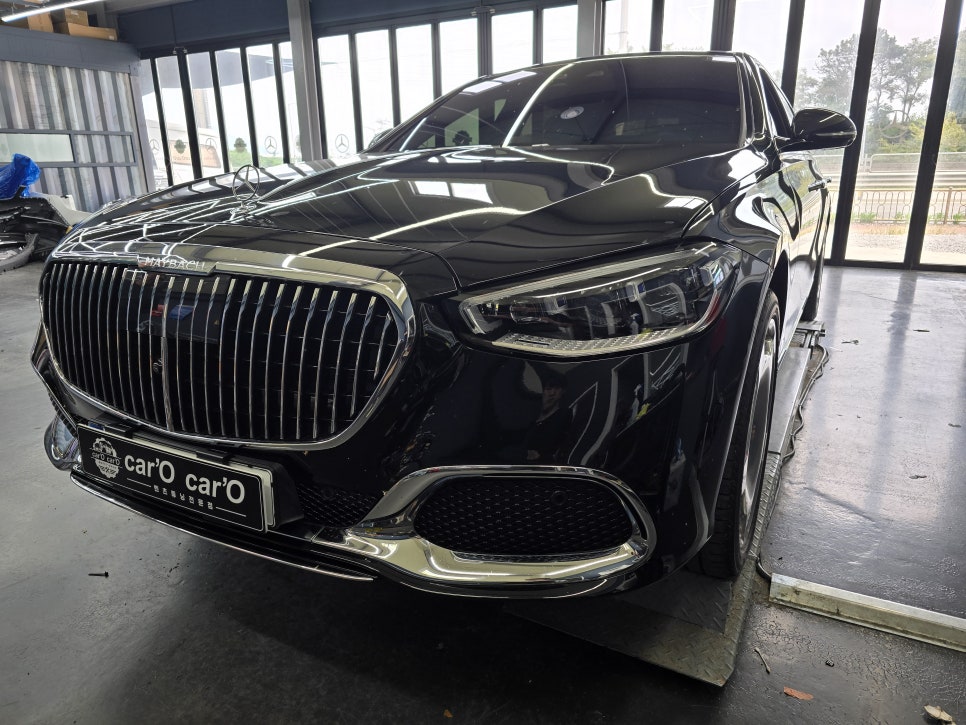 벤츠 w223 S580 마이바흐 - s680 하단크롬 그릴 시공 " 크롬이 주는 고급스러움을 느껴보세요 "