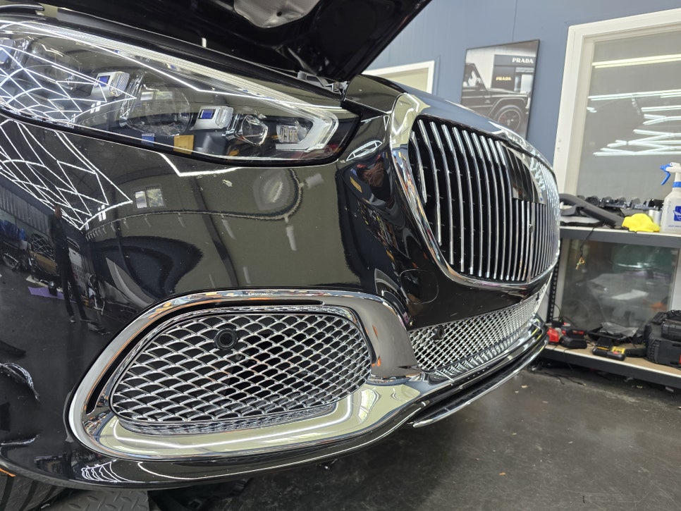 벤츠 w223 S580 마이바흐 - s680 하단크롬 그릴 시공 " 크롬이 주는 고급스러움을 느껴보세요 "
