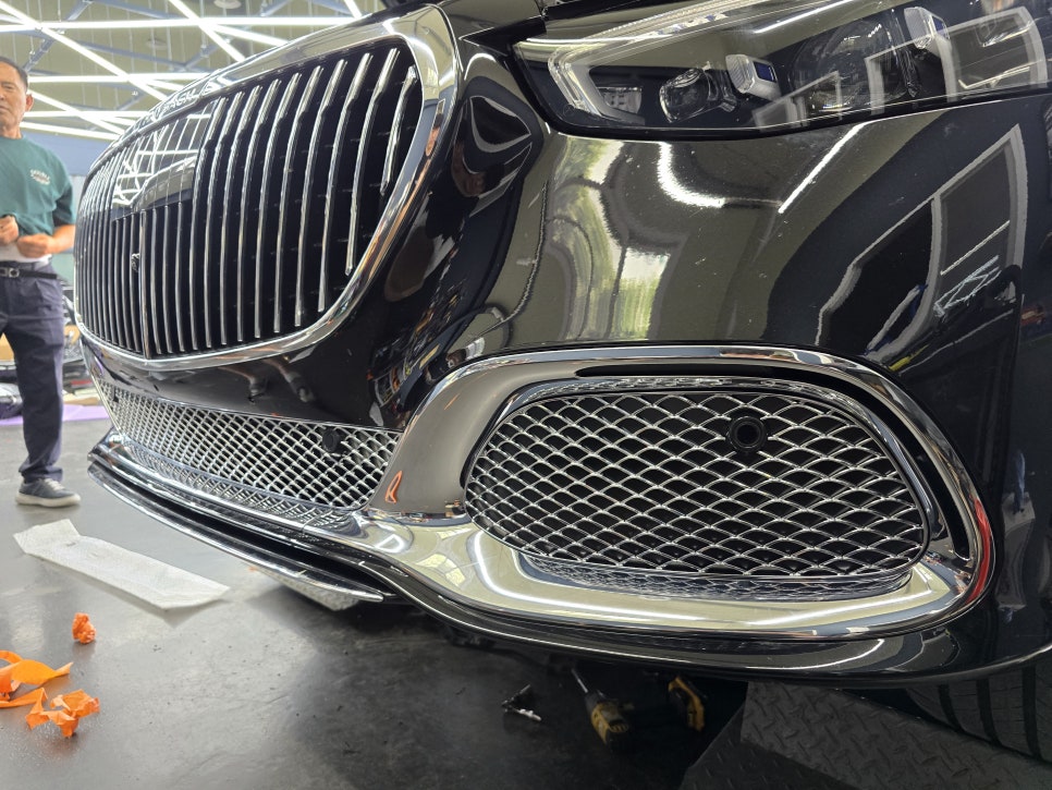 벤츠 w223 S580 마이바흐 - s680 하단크롬 그릴 시공 " 크롬이 주는 고급스러움을 느껴보세요 "