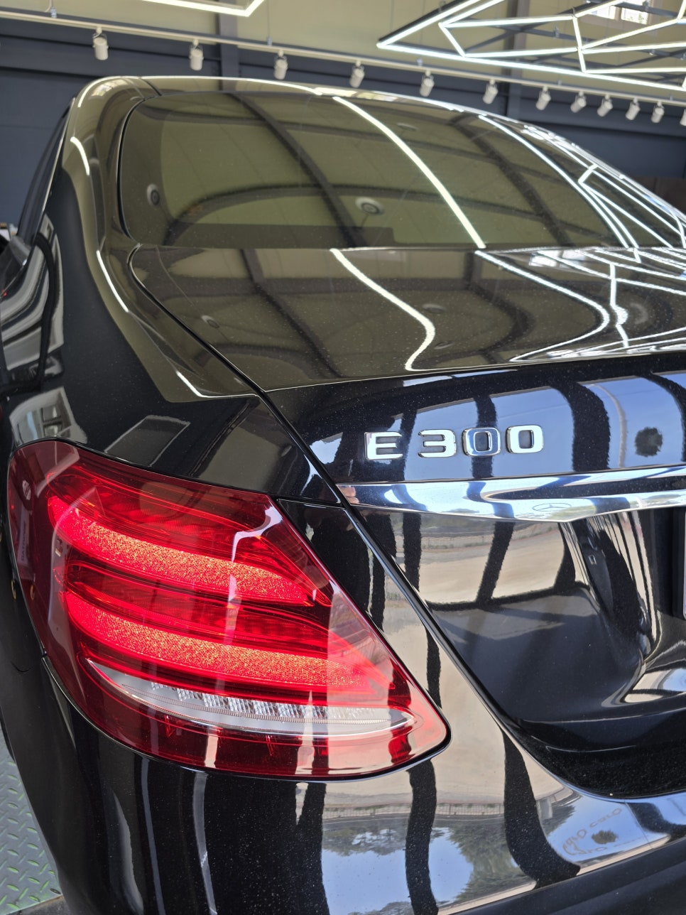 벤츠 e300 아방가르드 - 익스클루시브로 환골탈태