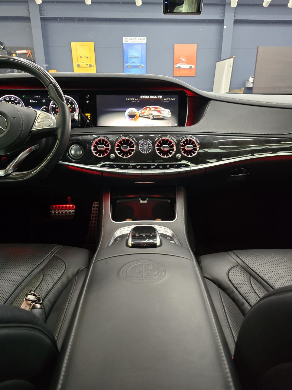 벤츠 s63amg - 송풍구 엠비언트, AMG 핸들, m2c-200a+, 리어 모니터 연동 " 여기서 포인트 !! LED 퍼포먼스 핸들 !! "