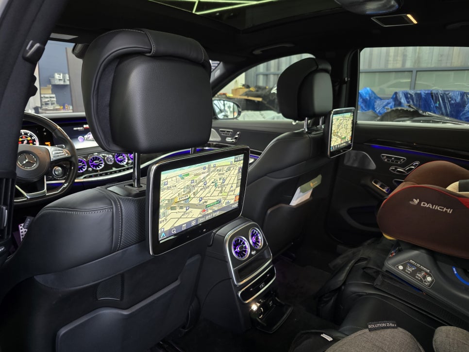 벤츠 s63amg - 송풍구 엠비언트, AMG 핸들, m2c-200a+, 리어 모니터 연동 " 여기서 포인트 !! LED 퍼포먼스 핸들 !! "