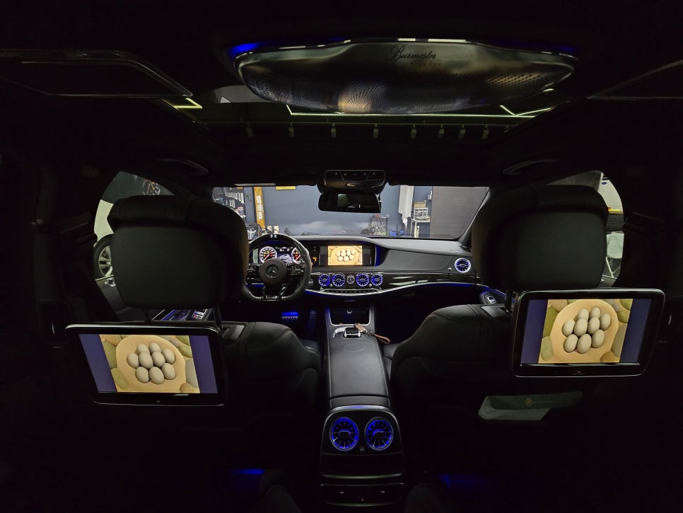 벤츠 s63amg - 송풍구 엠비언트, AMG 핸들, m2c-200a+, 리어 모니터 연동 " 여기서 포인트 !! LED 퍼포먼스 핸들 !! "
