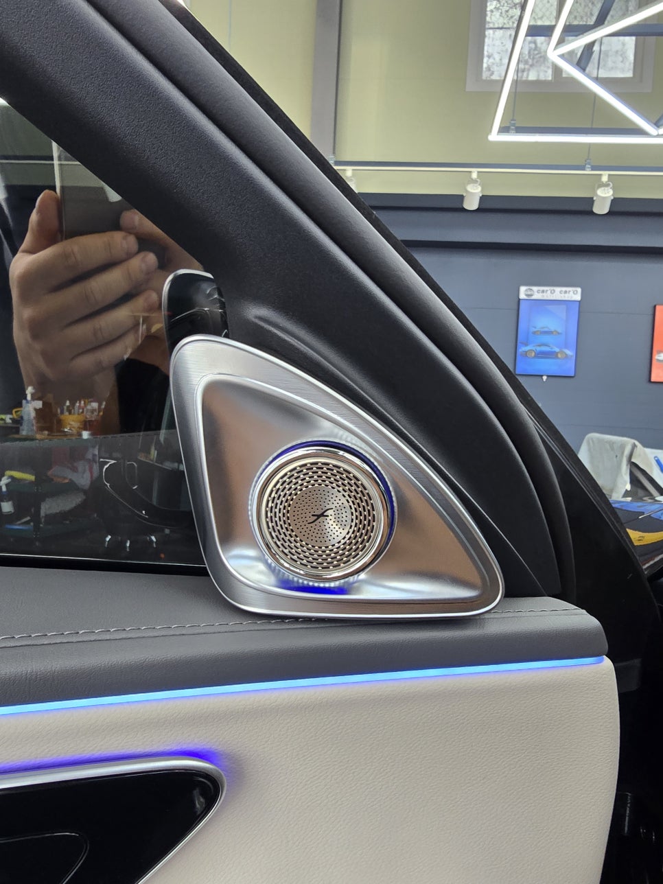 벤츠 W214 E200 - 4D 부메스터 " 보는 즐거움이 2배` "