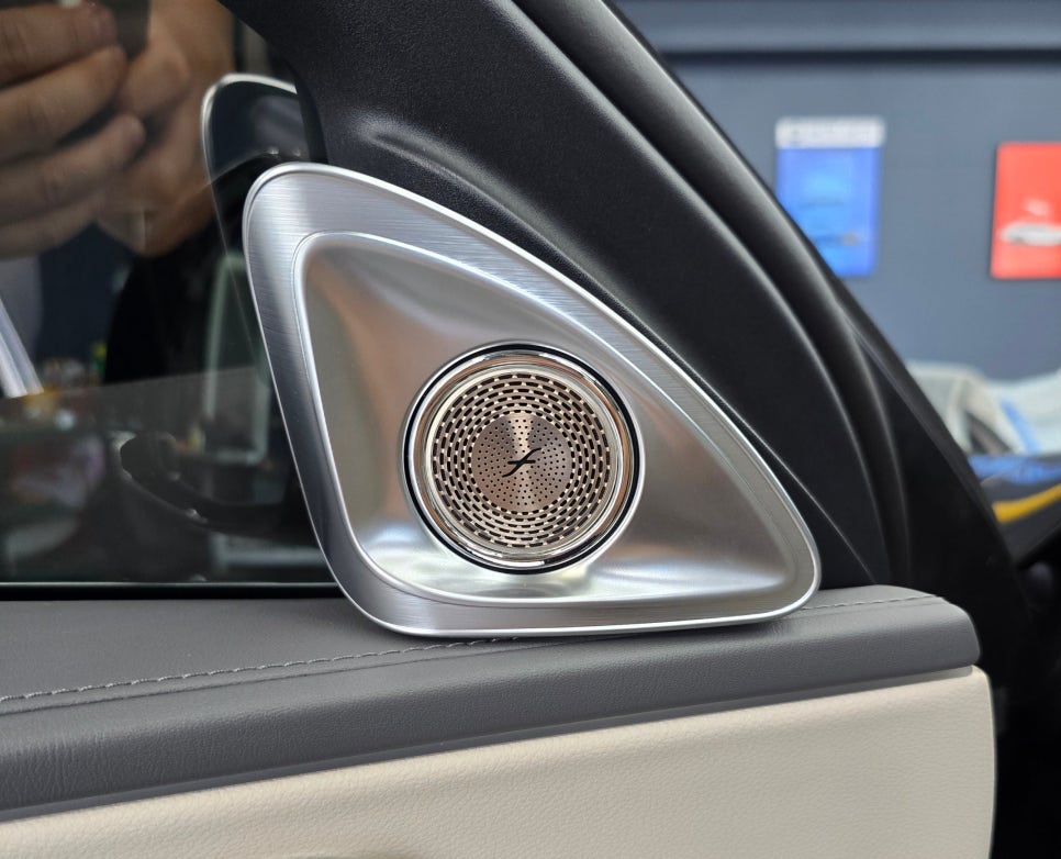벤츠 W214 E200 - 4D 부메스터 " 보는 즐거움이 2배` "