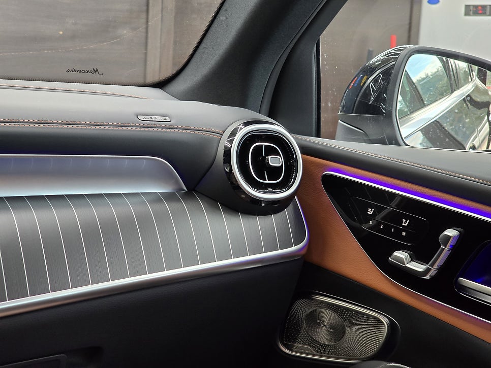 벤츠 glc300 - 송풍구 엠비언트 시공으로 신차 출고 기분좋게~