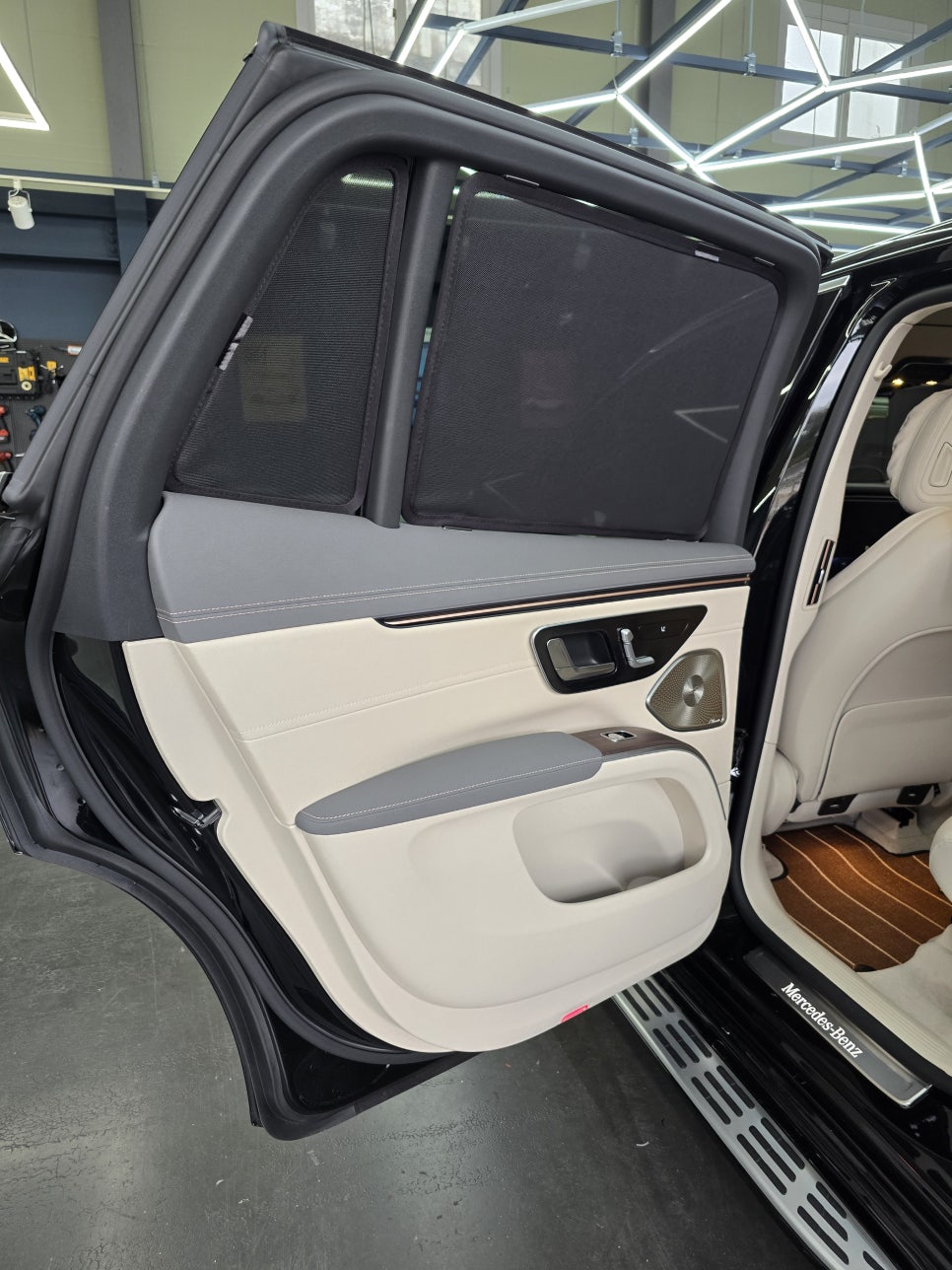 광주 벤츠 튜닝 ] 벤츠eqs suv - 벤츠정품  소프트클로징 " 부드러움~ 가득 "