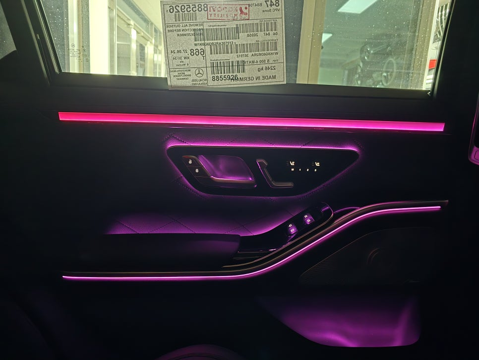 벤츠 w223 s500 - 액티브 엠비언트!! " 컬러감 가득한 드라이빙을 위한 선택 !! "