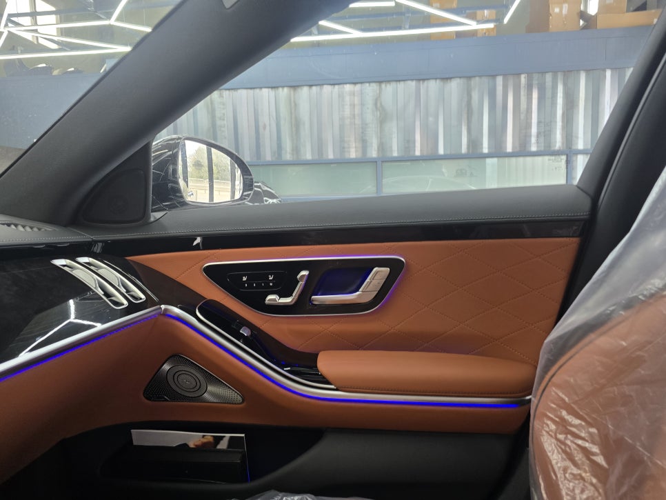 벤츠 w223 s500 - 액티브 엠비언트 " 액비브 엠비언트가 없다면 S클래스라 할 수 없죠~~ "
