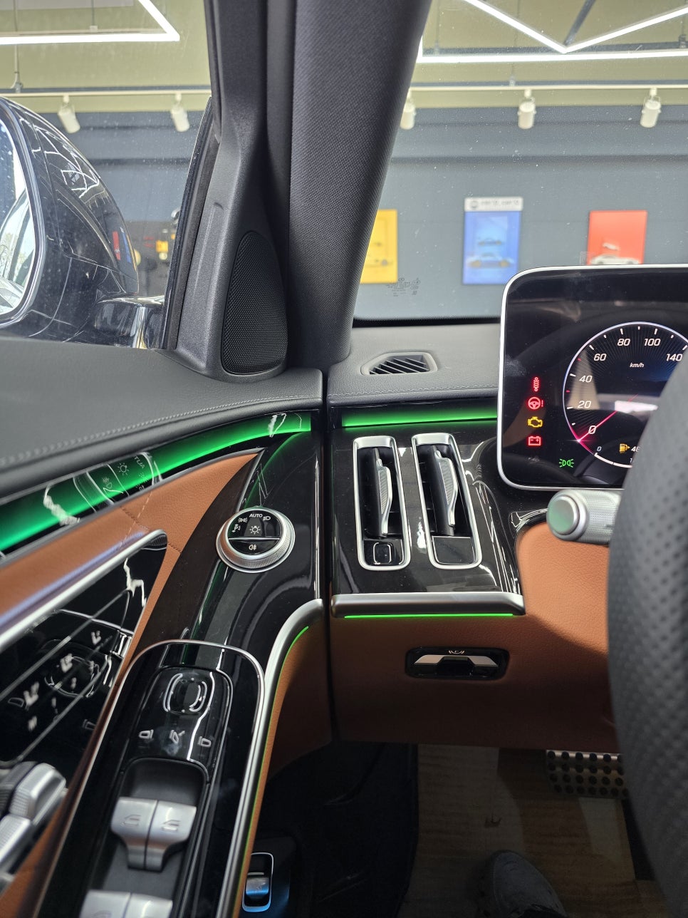 벤츠 w223 s500 - 액티브 엠비언트 " 액비브 엠비언트가 없다면 S클래스라 할 수 없죠~~ "