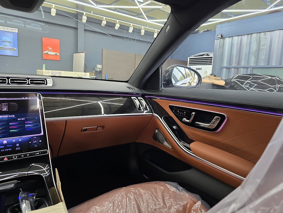 벤츠 w223 s500 - 액티브 엠비언트 " 액비브 엠비언트가 없다면 S클래스라 할 수 없죠~~ "