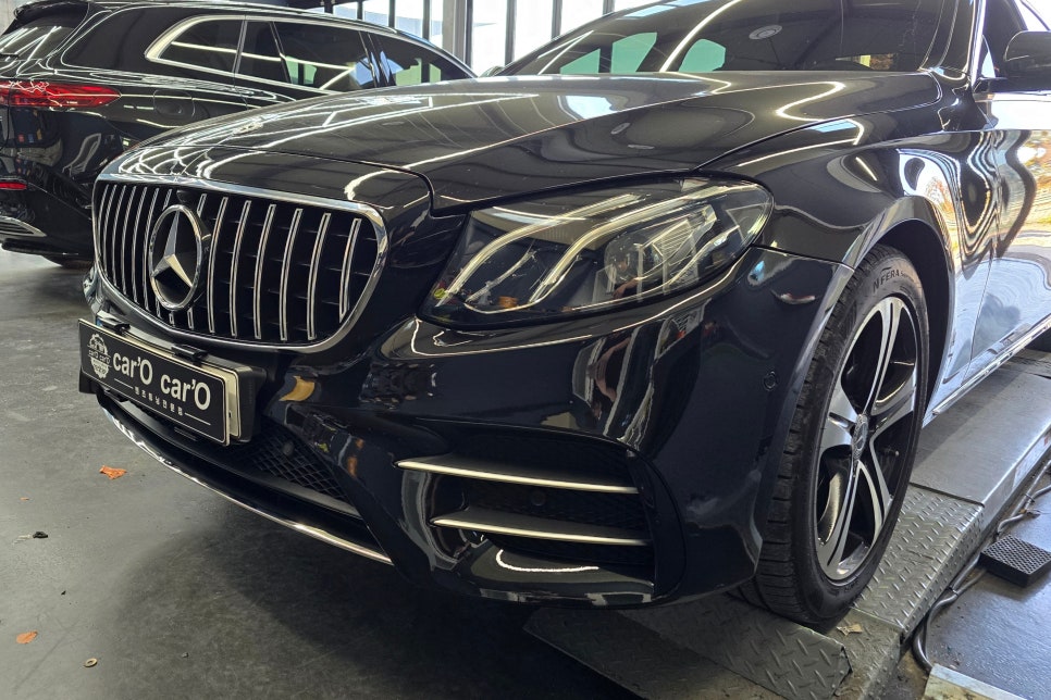 벤츠 e클래스 아방가르드 - 43amg 프론트 범퍼 교체 " 벤츠의 변신은 무죄 !! "