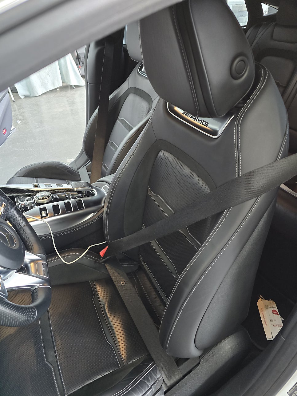 광주 벤츠 레트로핏 ] 벤츠 gt43amg - 포인트로 제격인 " 컬러 안전벨트 " 레드컬러로 압도적 존재감 !!!