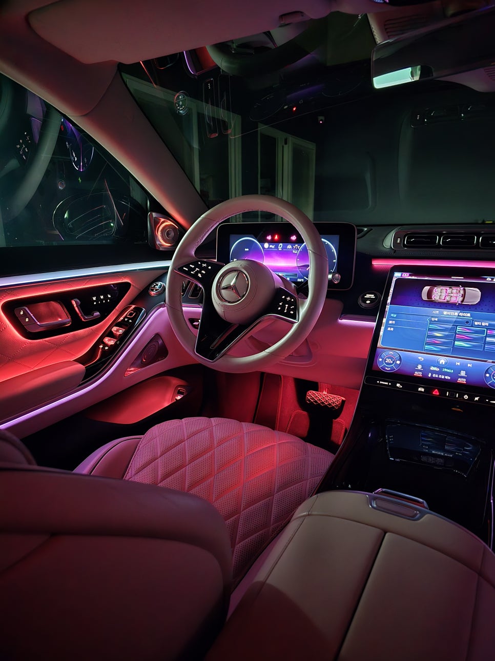 광주 벤츠 엠비언트 ] 벤츠 w223 s450 - 액티브 엠비언트 ,천장 부메스터, 4d 부메스터 " 이것이 진정한 벤츠 실내 인테리어의 완성 !"
