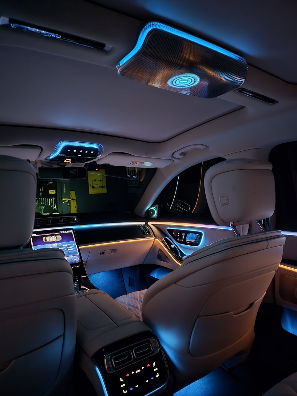 광주 벤츠 엠비언트 ] 벤츠 w223 s450 - 액티브 엠비언트 ,천장 부메스터, 4d 부메스터 " 이것이 진정한 벤츠 실내 인테리어의 완성 !"