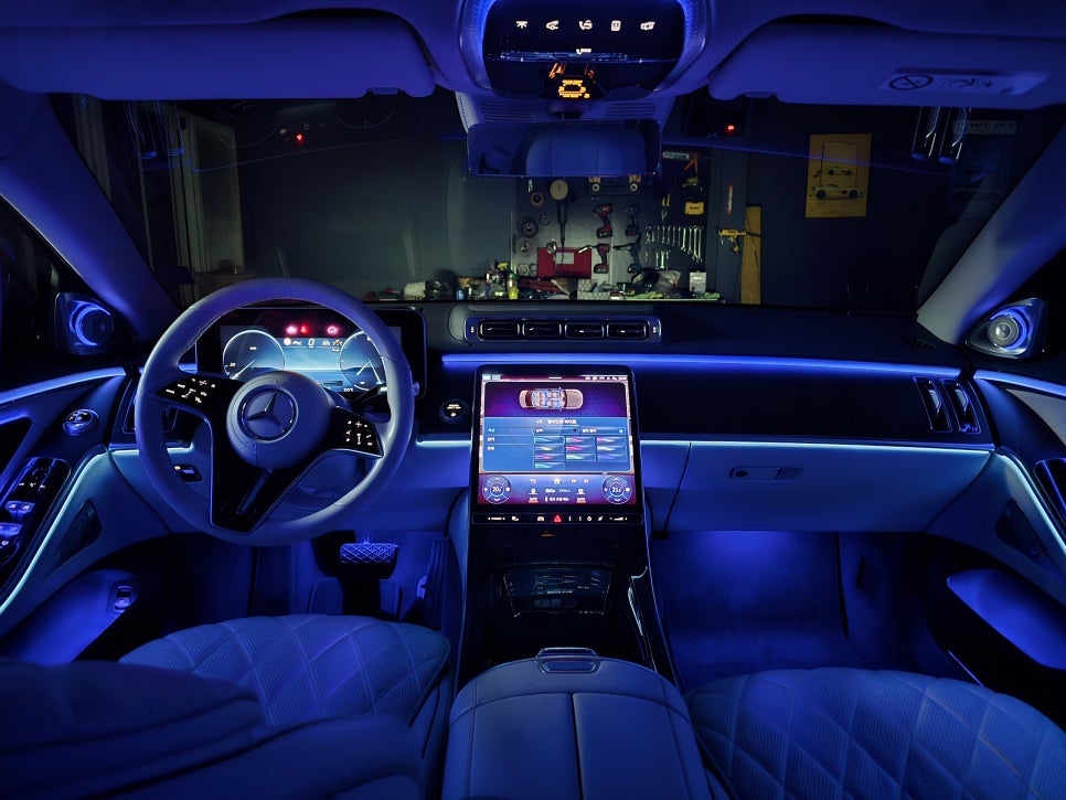 광주 벤츠 엠비언트 ] 벤츠 w223 s450 - 액티브 엠비언트 ,천장 부메스터, 4d 부메스터 " 이것이 진정한 벤츠 실내 인테리어의 완성 !"