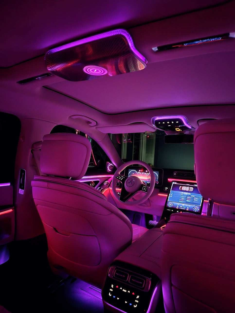 광주 벤츠 엠비언트 ] 벤츠 w223 s450 - 액티브 엠비언트 ,천장 부메스터, 4d 부메스터 " 이것이 진정한 벤츠 실내 인테리어의 완성 !"