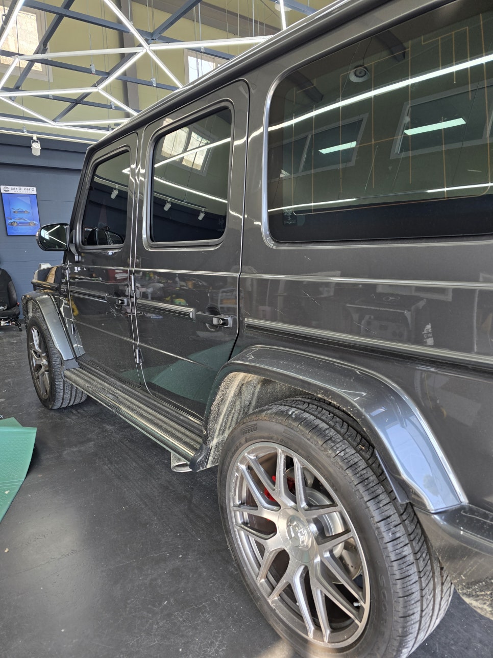 전남 광주 벤츠 지바겐 튜닝 1등 샵 ] 벤츠 g63amg - 전동 발판으로 편안한 승하차!   " 전동 사이드 스텝 "