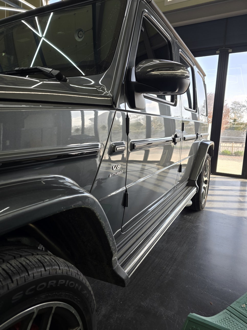 전남 광주 벤츠 지바겐 튜닝 1등 샵 ] 벤츠 g63amg - 전동 발판으로 편안한 승하차!   " 전동 사이드 스텝 "