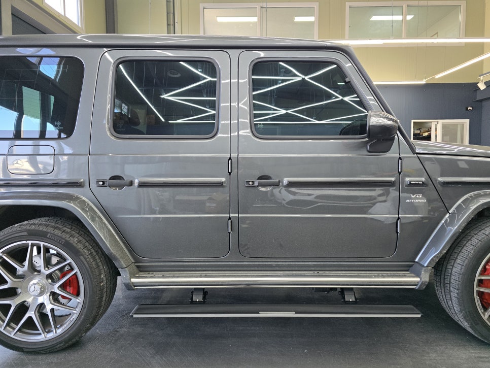 전남 광주 벤츠 지바겐 튜닝 1등 샵 ] 벤츠 g63amg - 전동 발판으로 편안한 승하차!   " 전동 사이드 스텝 "