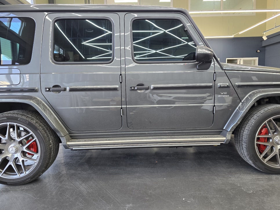 전남 광주 벤츠 지바겐 튜닝 1등 샵 ] 벤츠 g63amg - 전동 발판으로 편안한 승하차!   " 전동 사이드 스텝 "