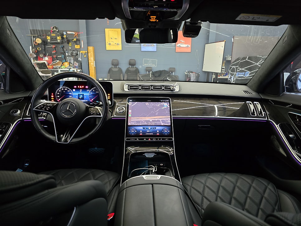벤츠 w223 s580 - 액티브 엠비언트 & 피아노 락커트림 애프터 조합으로 가성비있게 시공해요 !!!