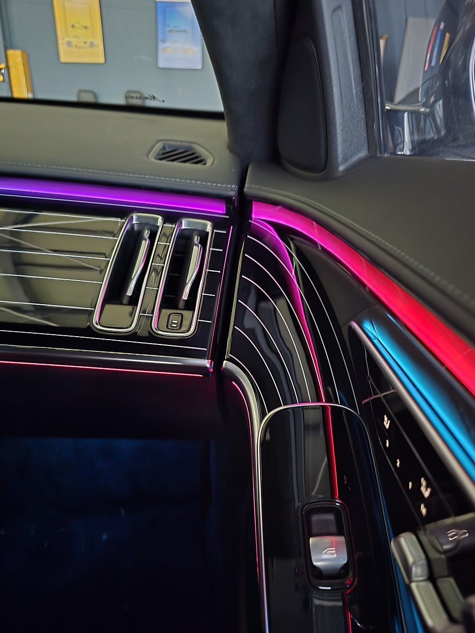 벤츠 w223 s580 - 액티브 엠비언트 & 피아노 락커트림 애프터 조합으로 가성비있게 시공해요 !!!