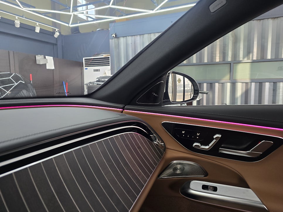 벤츠 w214 e300 - 4d 부메스터  " 오디오의 품격 업그레이드 ! "