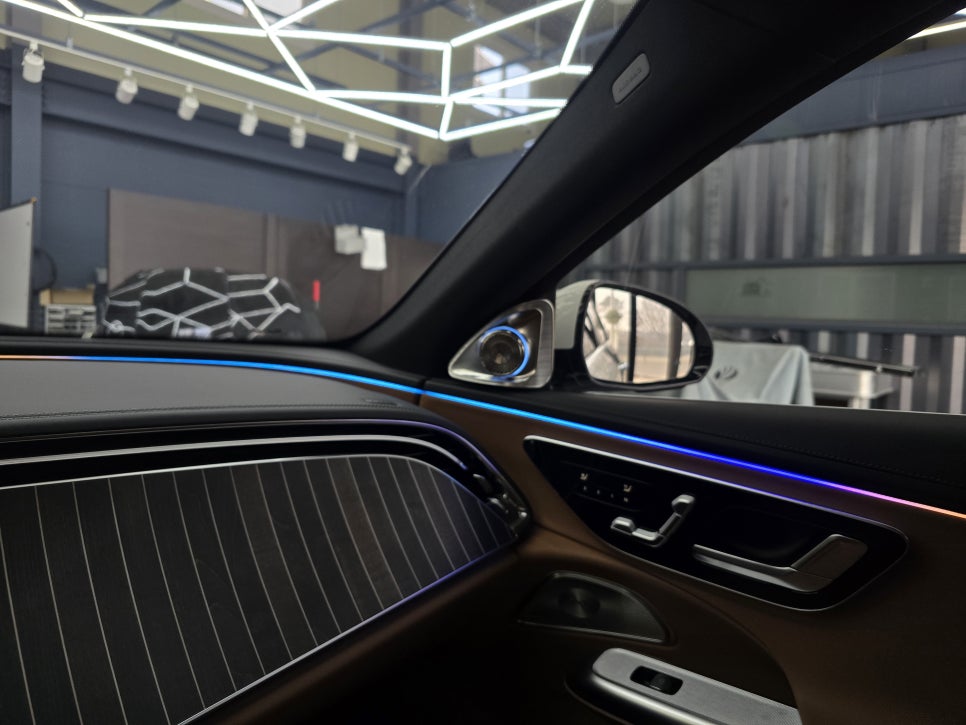 벤츠 w214 e300 - 4d 부메스터  " 오디오의 품격 업그레이드 ! "