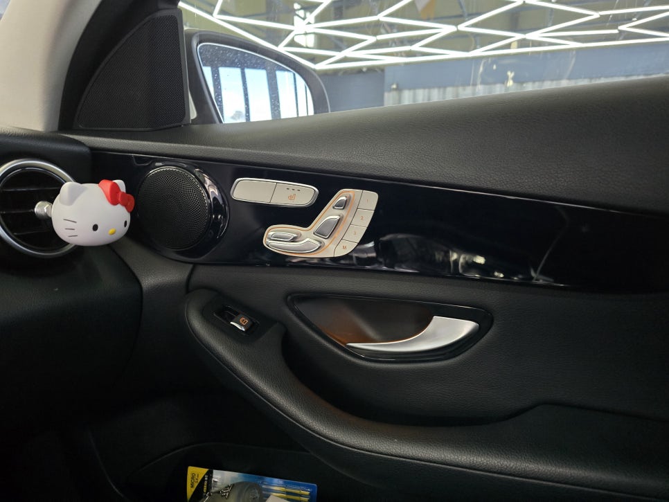 벤츠 w205 c200 - 엠비언트 활성화 및 송풍구 엠비언트  " 실내 감성 튜닝 ~ "