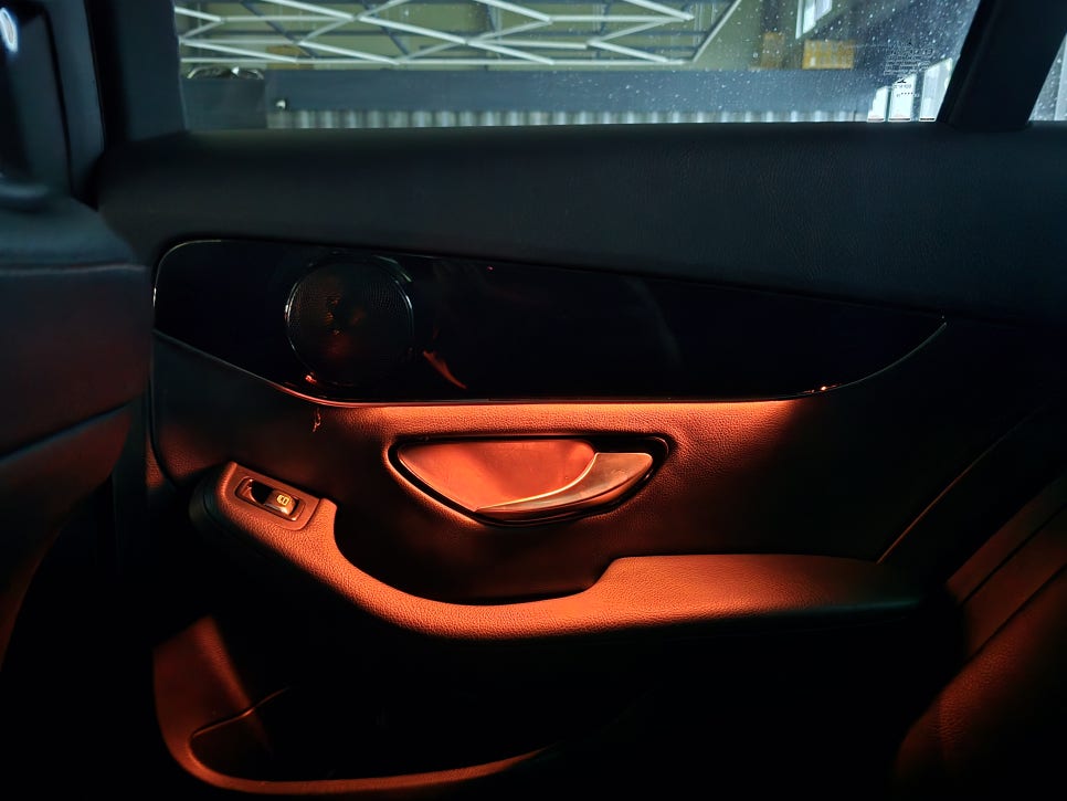 벤츠 w205 c200 - 엠비언트 활성화 및 송풍구 엠비언트  " 실내 감성 튜닝 ~ "