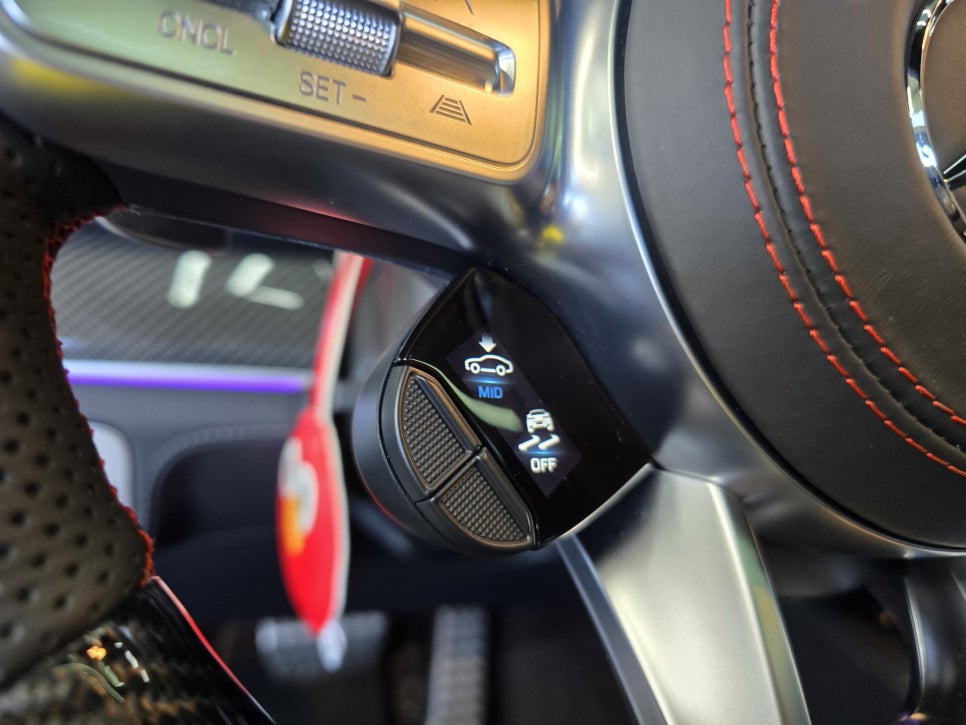 벤츠 gle53amg - 카본 핸들교체! " 기존 정품부품 이식 ! "