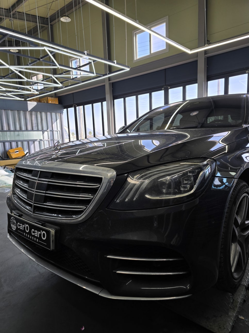 벤츠 w222 amg line 에서 s65 바디킷으로 교체 " 세련되고 웅장한 모습으로 업그레이드 !! "