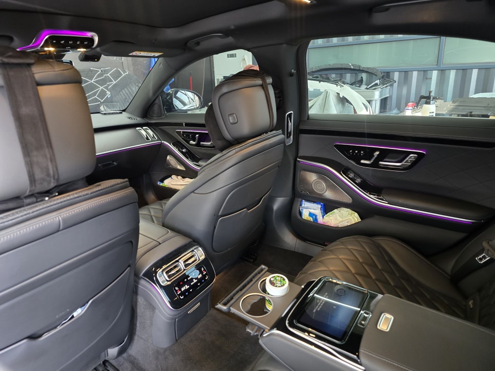 벤츠 s450 - 액티브 엠비언트 & 4D 부메스터 " 실내 품격 업그레이드 "