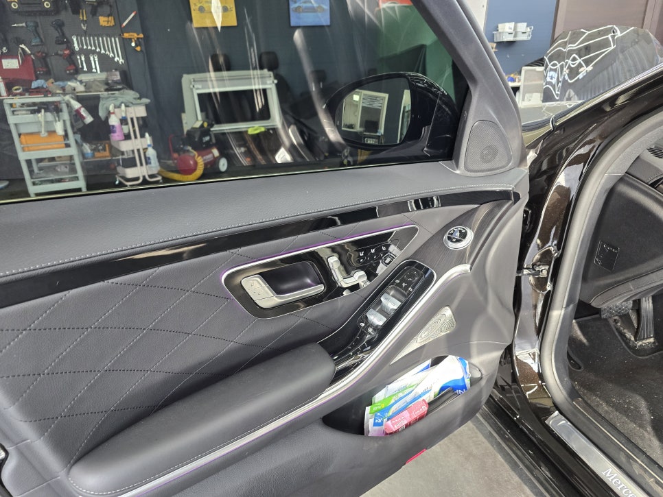 벤츠 s450 - 액티브 엠비언트 & 4D 부메스터 " 실내 품격 업그레이드 "