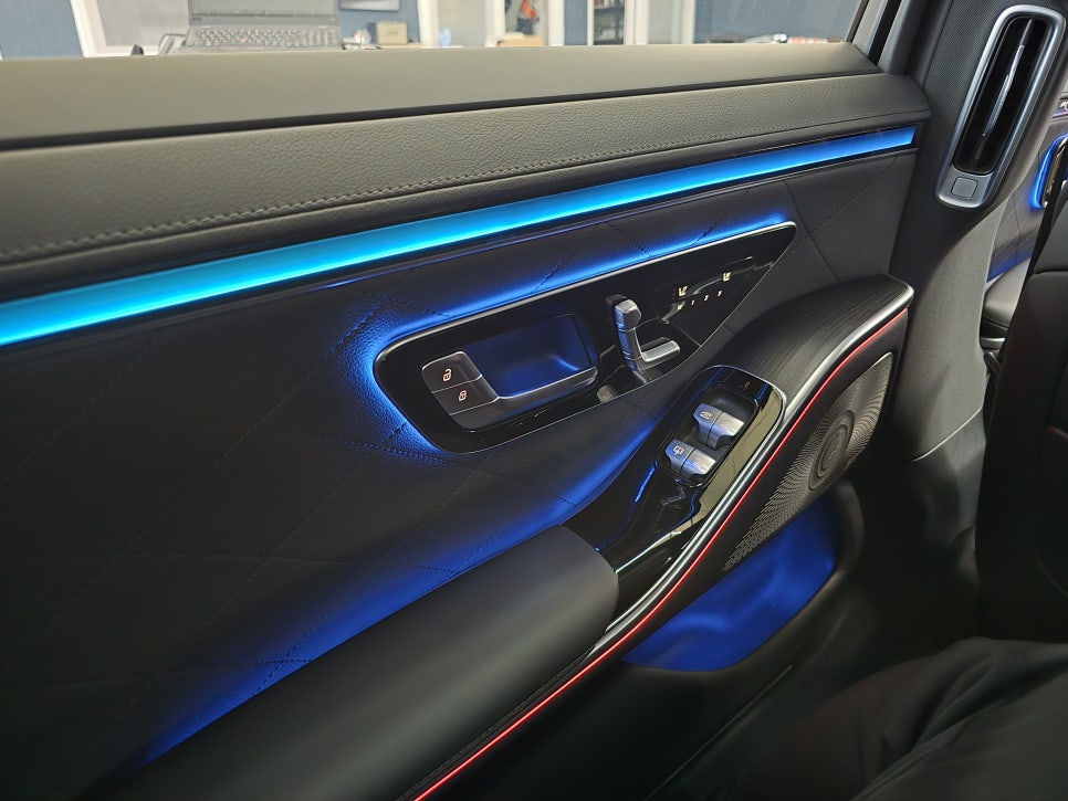 벤츠 s450 - 액티브 엠비언트 & 4D 부메스터 " 실내 품격 업그레이드 "