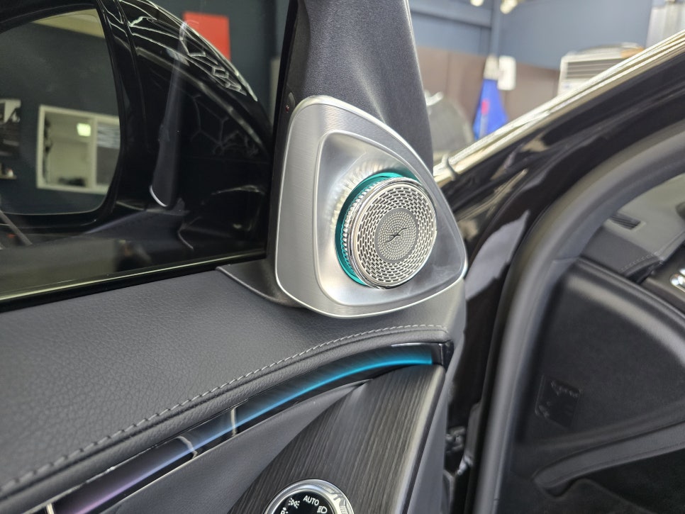 벤츠 s450 - 액티브 엠비언트 & 4D 부메스터 " 실내 품격 업그레이드 "