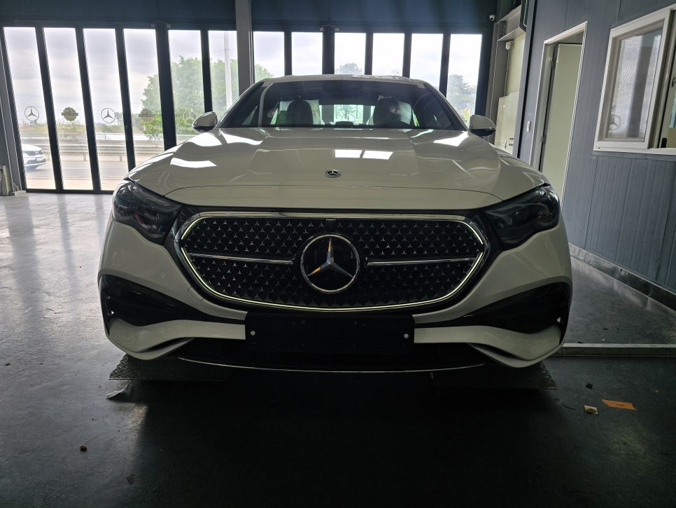 벤츠 e클래스 - amg line 발광그릴 " 요즘 트렌드... "
