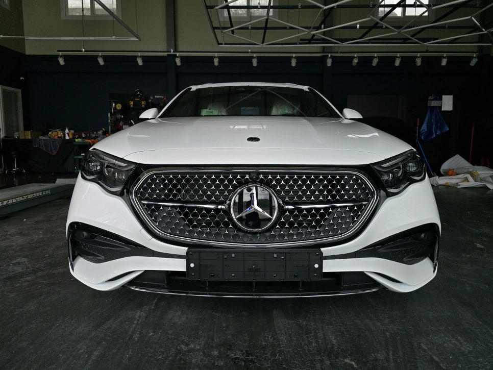벤츠 e클래스 - amg line 발광그릴 " 요즘 트렌드... "