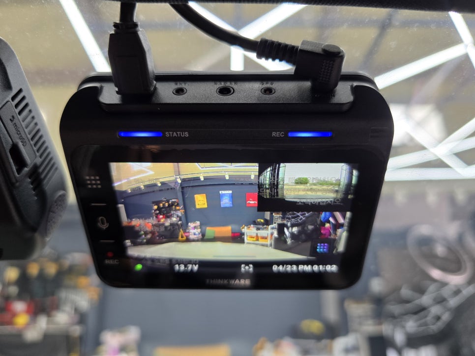 광주 벤츠 블랙박스 전문점 ] 벤츠 e250 - 아이나비 qxd1, 에코파워팩 s12   " 주차 녹화도 가능합니다 !! "