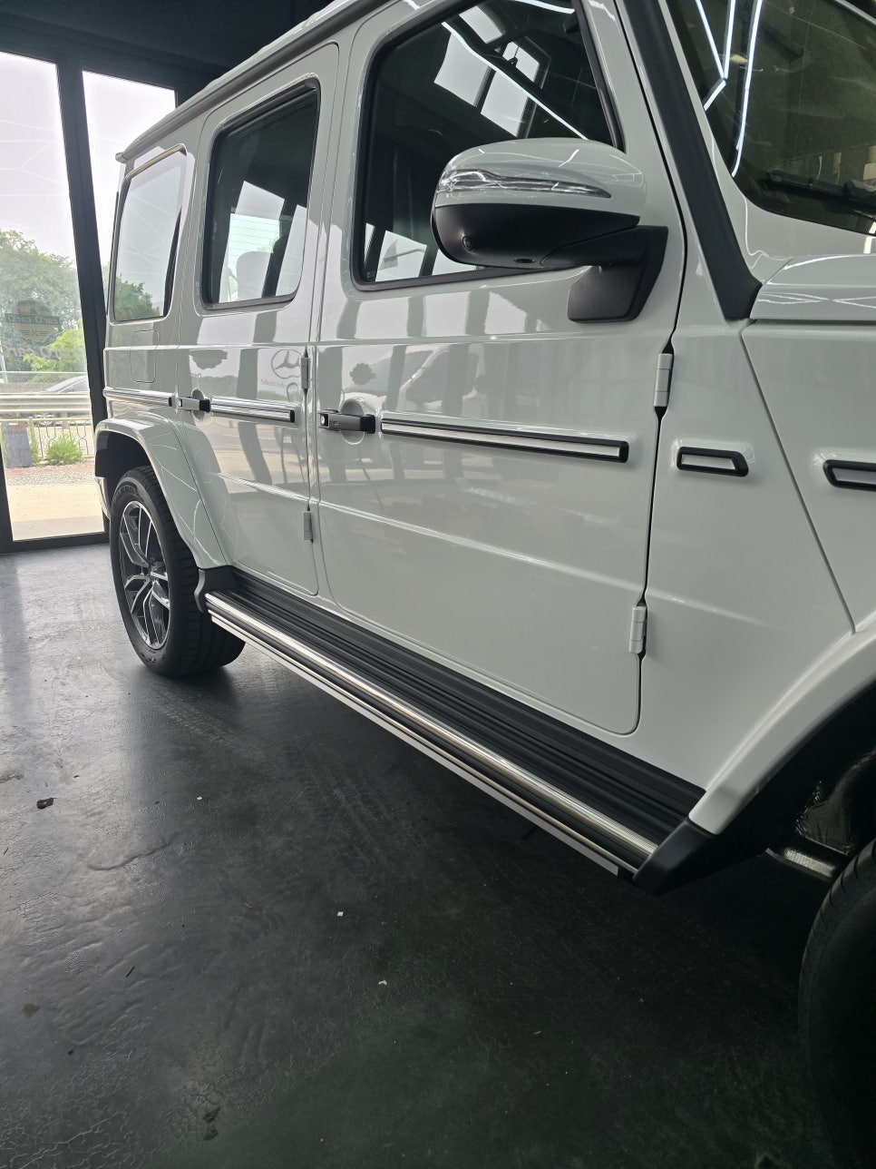 전남, 광주 벤츠 레트로핏 전문시공 업체 ] 벤츠 G450d - 전동 사이드스텝 (롱 &롱)   " 편의를 위한 옵션, 동승자를 위한 배려가 가득~"