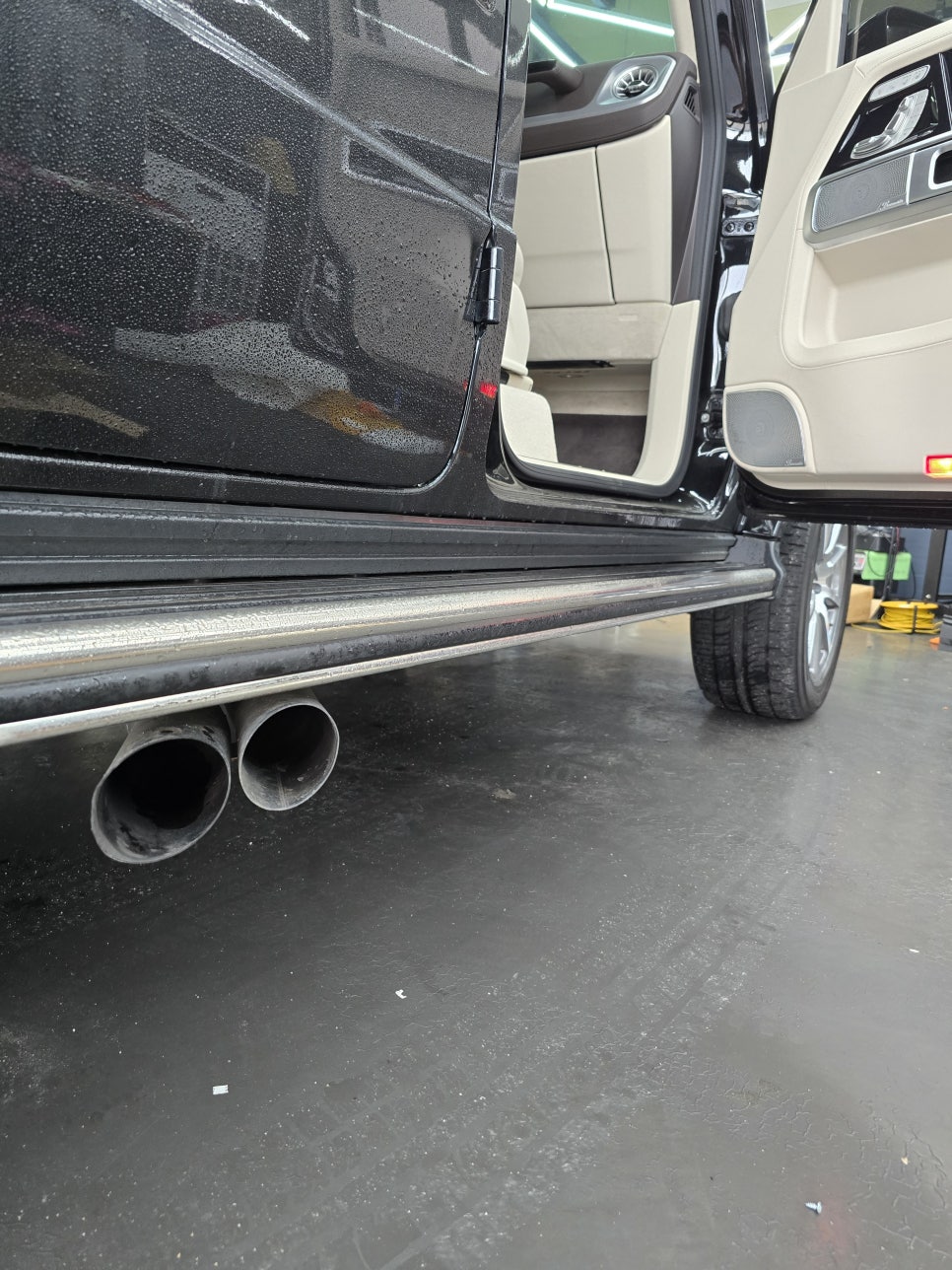 벤츠g63amg - 전동 사이드 스텝 시공은 필수죠 !!!