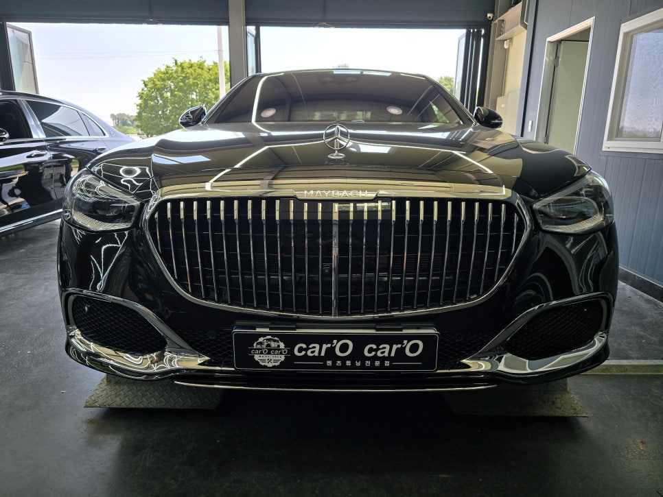 벤츠 s580 마이바흐 - 680 하단 크롬 몰딩 & 정품 4d 부메스터 " 2대 동시 시공 "