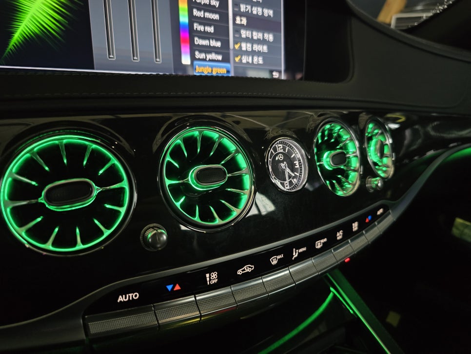 벤츠 w222 s450 - 송풍구 엠비언트 & 3D부메스터  " 실내 감성 업그레이드를 위한 필수 시공 "