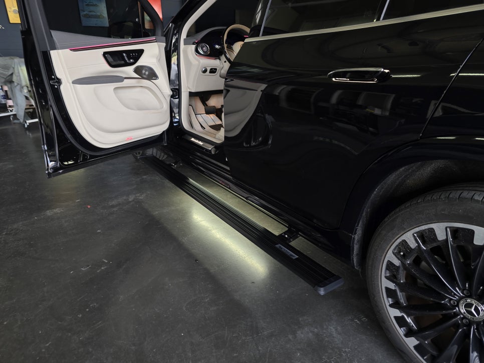 벤츠 eqs suv - 킹스텝 전동사이드 발판 " 편리한 승하차 "