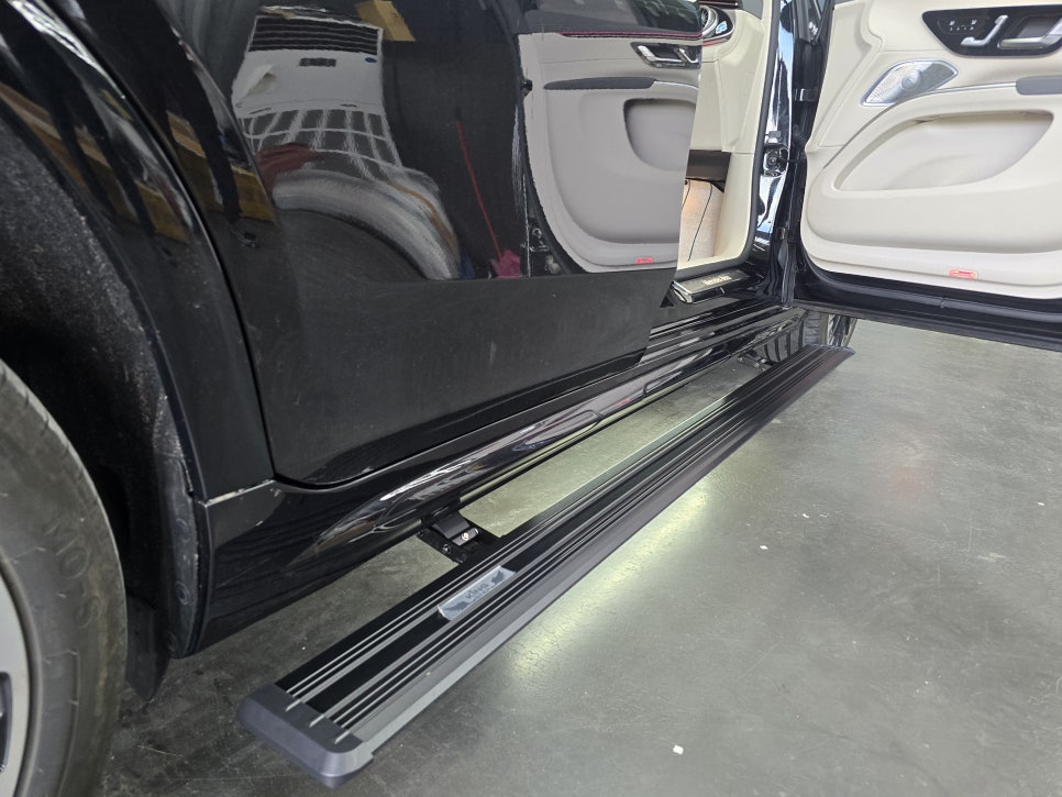 벤츠 eqs suv - 킹스텝 전동사이드 발판 " 편리한 승하차 "