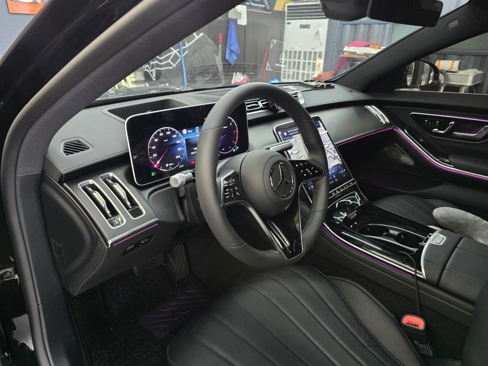 광주 벤츠 엠비언트 시공업체 ] 벤츠 S350d - 액티브 엠비언트 & 4D부메스터 " 빠질수없는 실내 무드조명 "