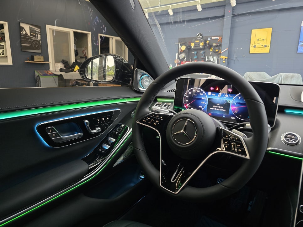 광주 벤츠 엠비언트 시공업체 ] 벤츠 S350d - 액티브 엠비언트 & 4D부메스터 " 빠질수없는 실내 무드조명 "