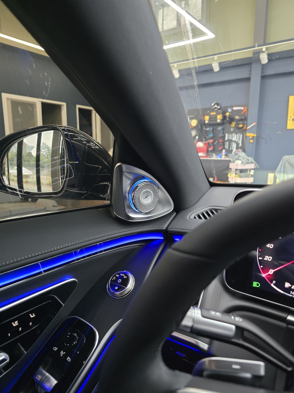 광주 벤츠 엠비언트 시공업체 ] 벤츠 S350d - 액티브 엠비언트 & 4D부메스터 " 빠질수없는 실내 무드조명 "